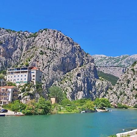 Apartment Mandic Omiš Esterno foto