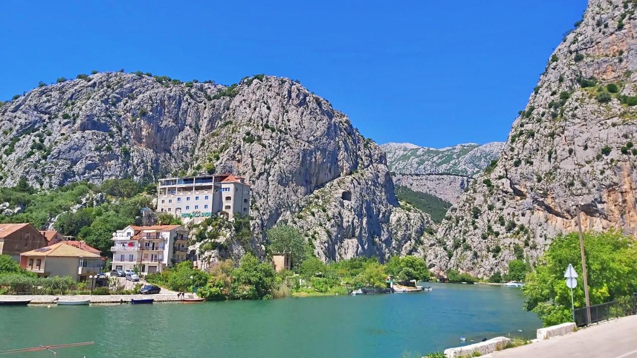 Apartment Mandic Omiš Esterno foto