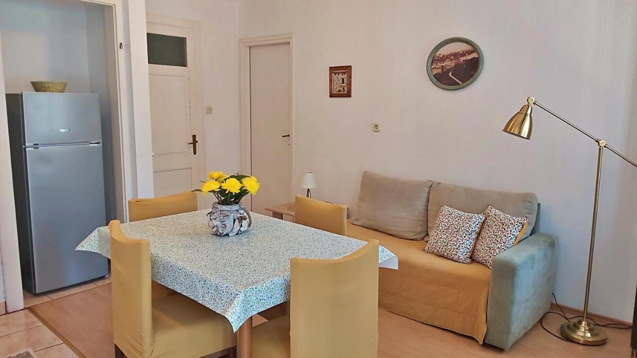 Apartment Mandic Omiš Esterno foto