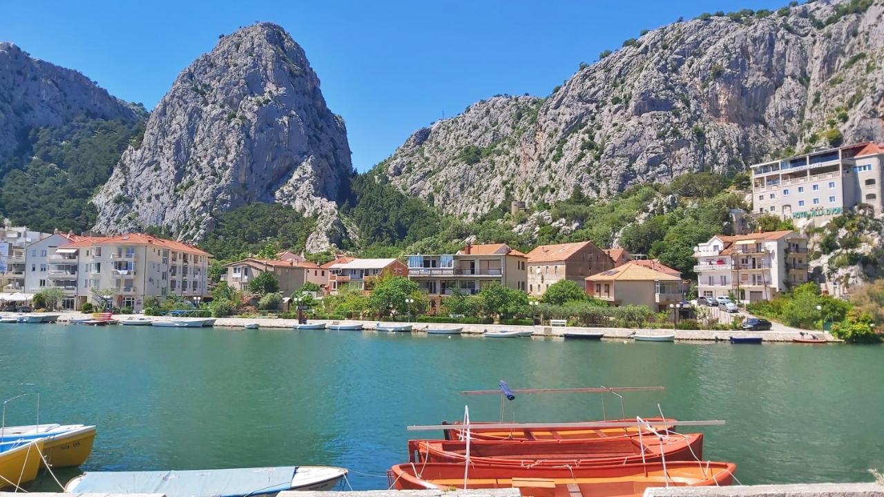 Apartment Mandic Omiš Esterno foto