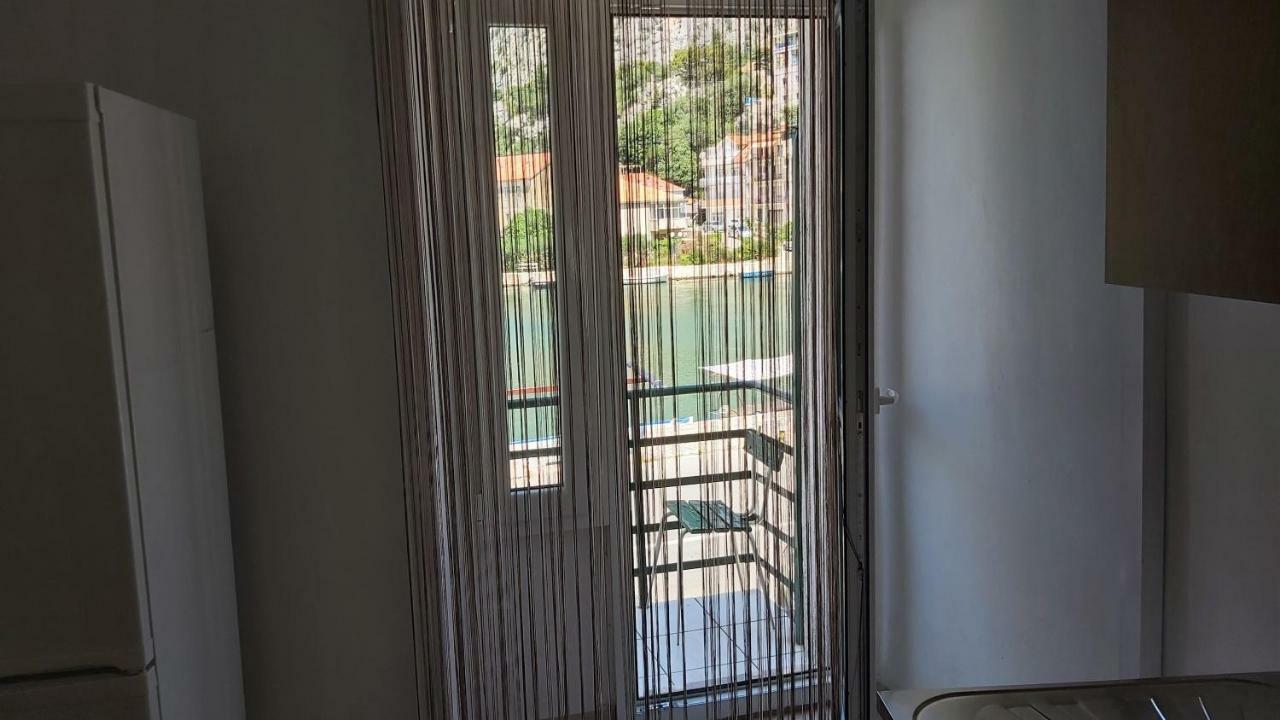 Apartment Mandic Omiš Esterno foto