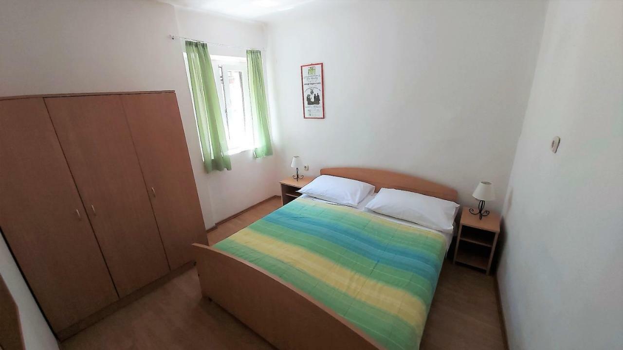 Apartment Mandic Omiš Esterno foto