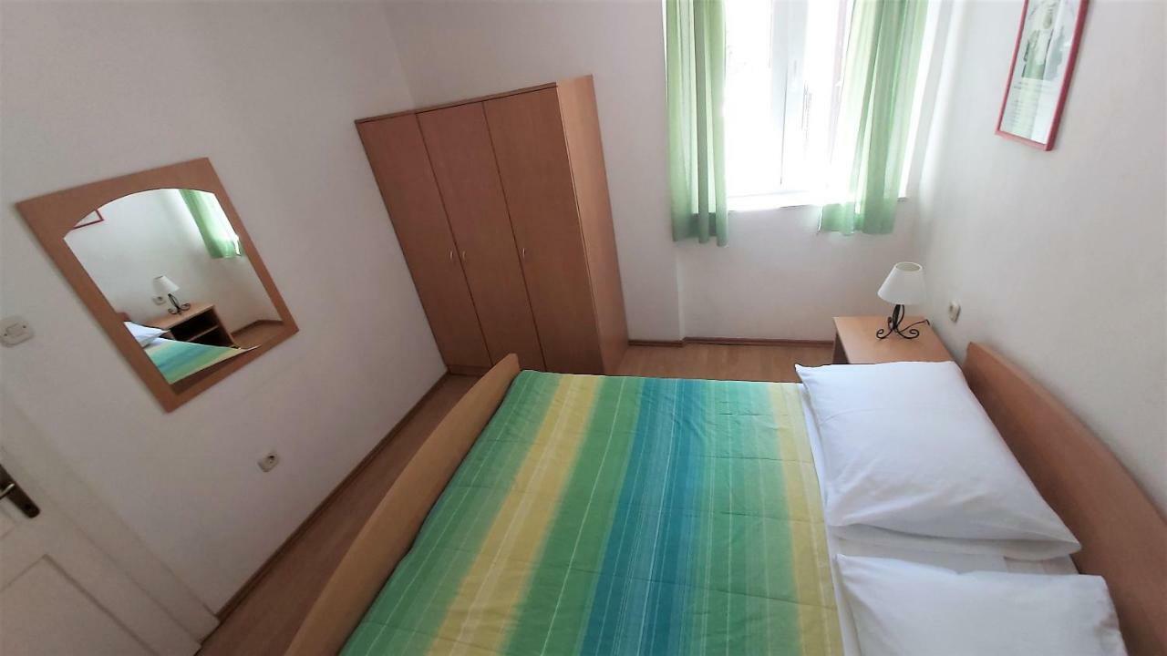 Apartment Mandic Omiš Esterno foto