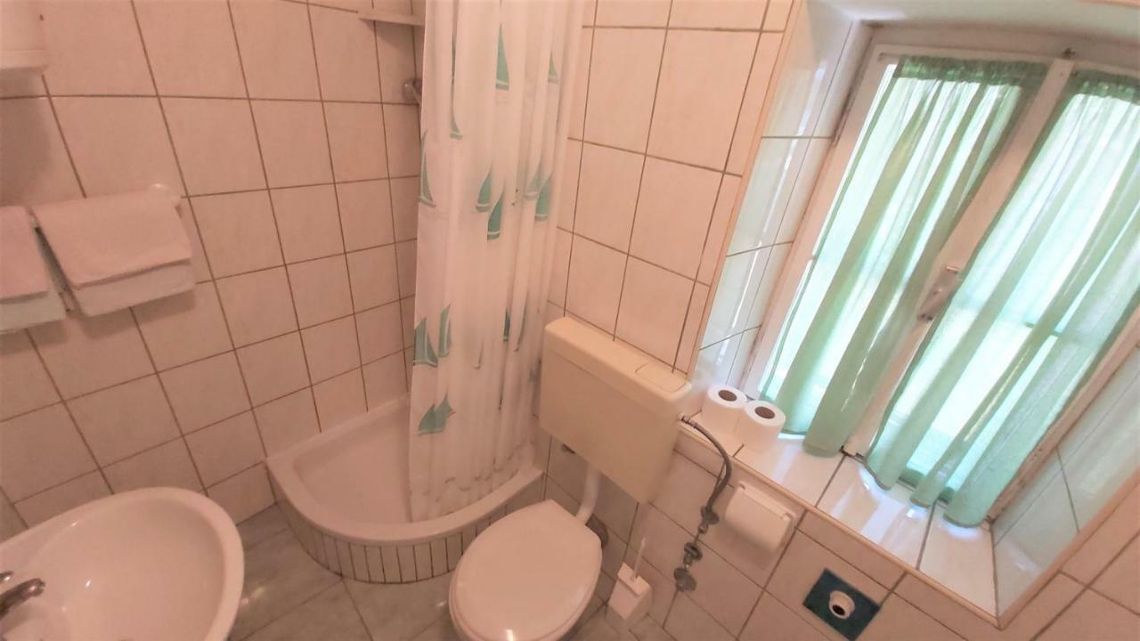 Apartment Mandic Omiš Esterno foto